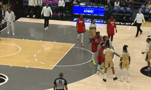官方推荐-确认了！交易首秀！NBA第一个转会球星